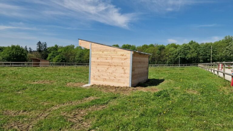 PRO 3 × 4 m (9 ft 10 in × 13 ft 1 in) Field Shelter – LCI Cheval