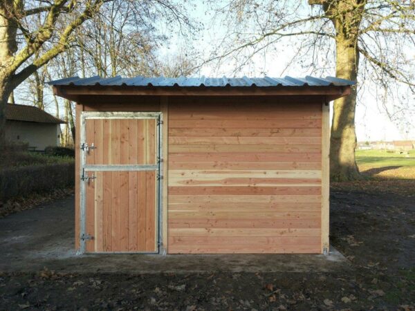 Douglas Fir Club Horse Box