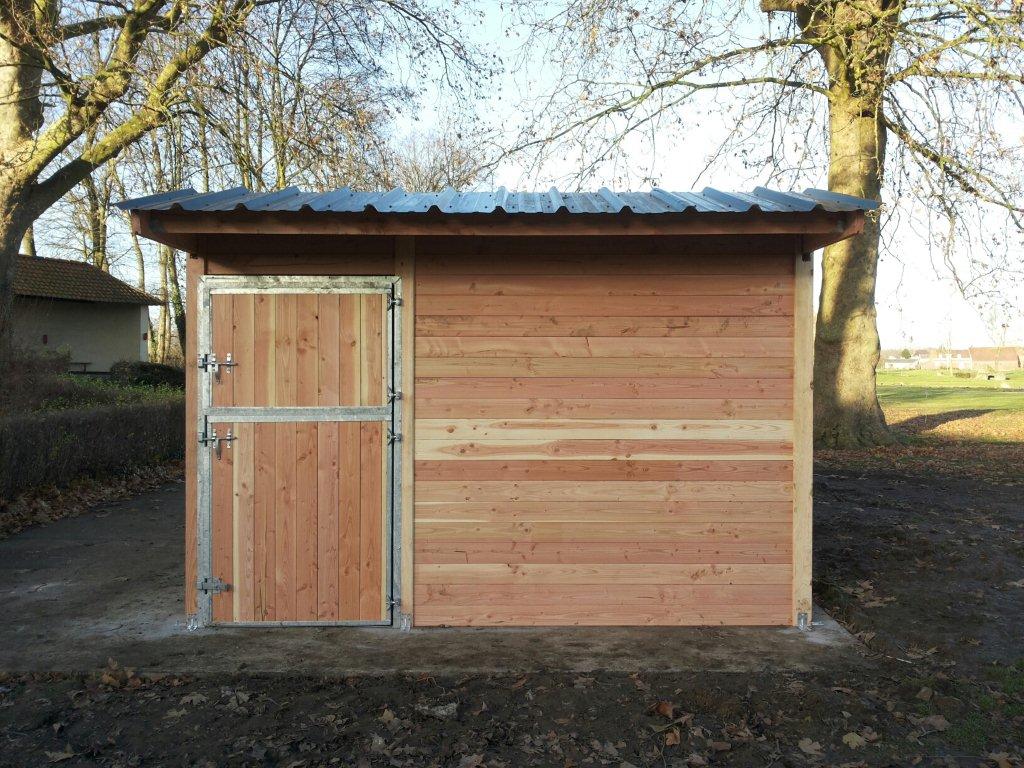Douglas Fir Club Horse Box