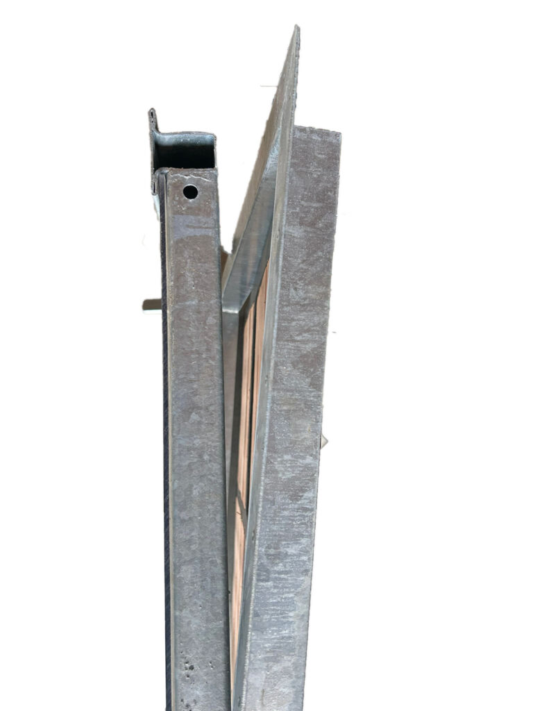 LCI Cheval details stable window