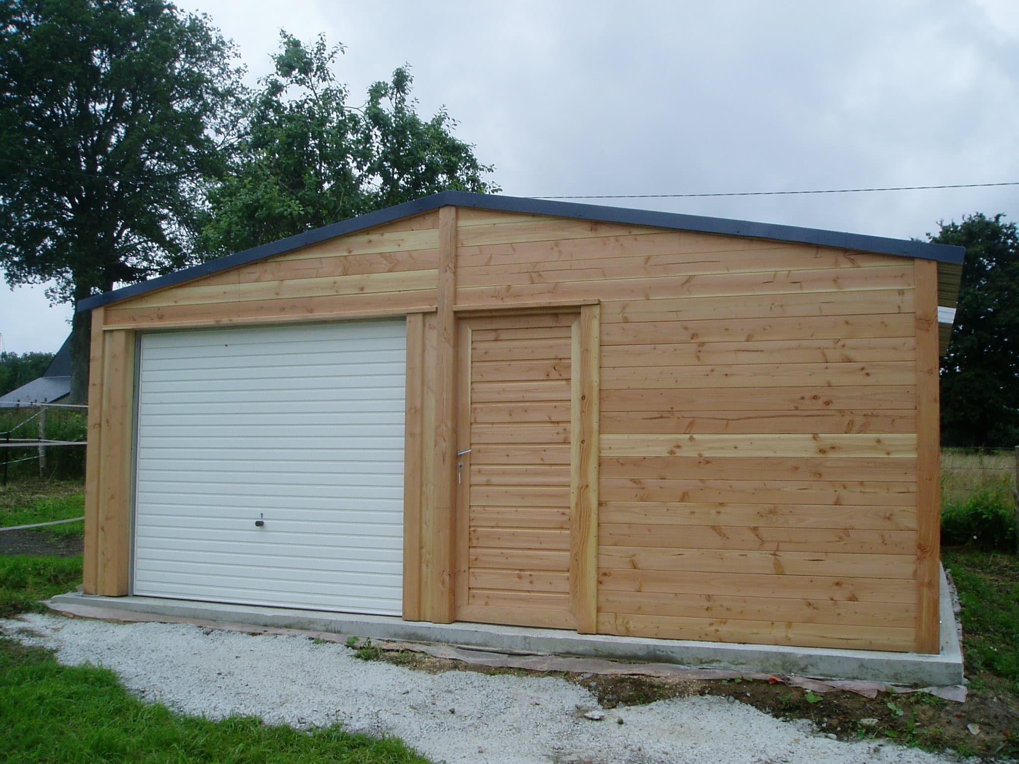 Douglas Fir Timber Garage with Workshop Product Specifications