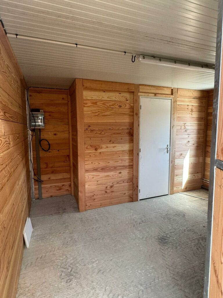 Interior of an LCI Cheval Barn PRO in Douglas Timber