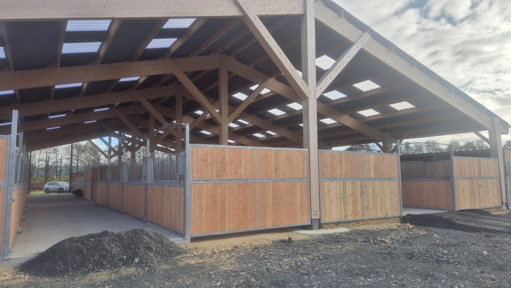Solid Douglas Timber Stable Partition – Robust Divider for Horse Stables