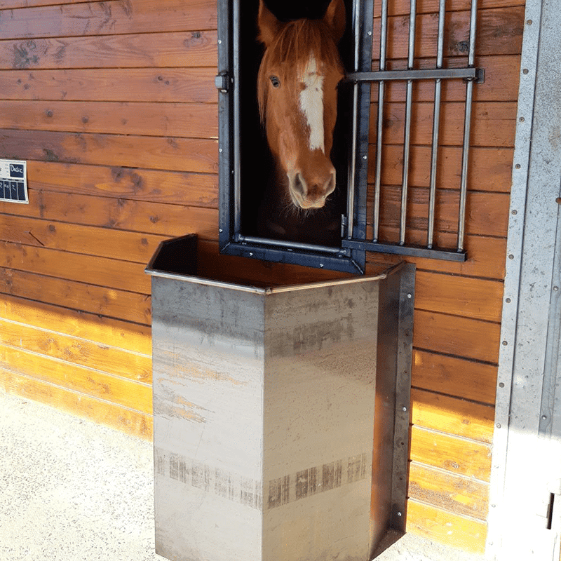 Picture LCI Cheval 2-in-1 Horse Feeder