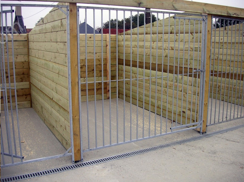 Picture LCI Cheval douglas timber kennel