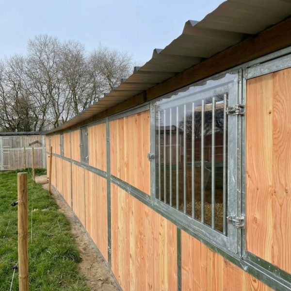 Fenêtre extérieur pour box cheval