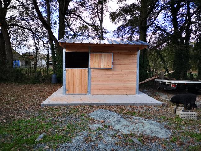 Photo of the PRO Club Horse Stable with Steel Posts
