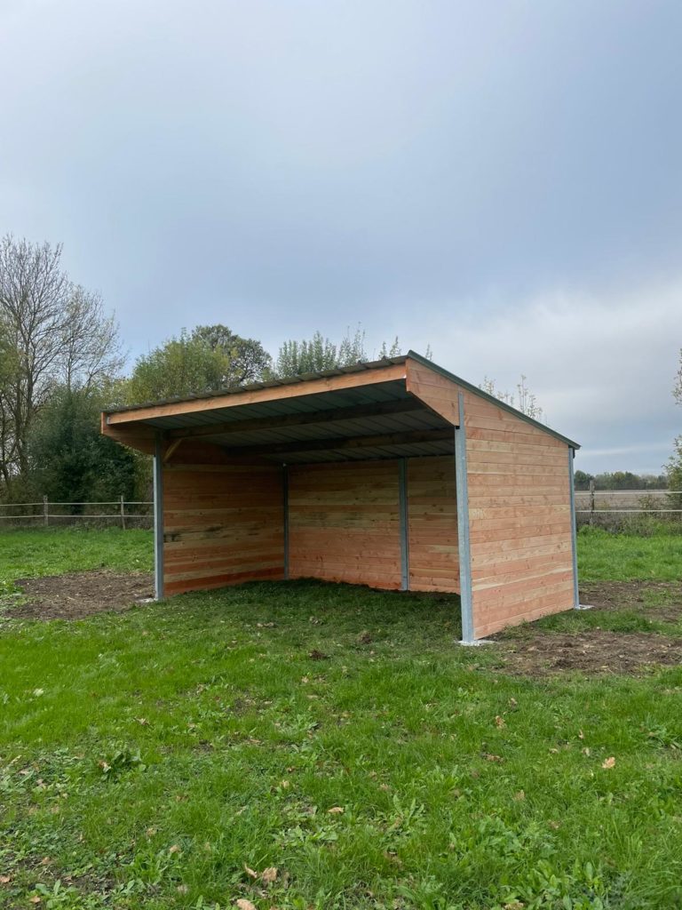 Picture 3 × 6 m (approx. 9 ft 10 in × 19 ft 8 in) Field Shelter with Timber or Steel Posts
