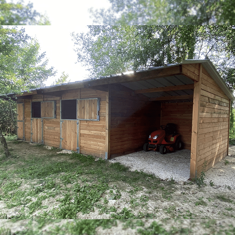 LCI CHEVAL picture stable + shelter + tack room