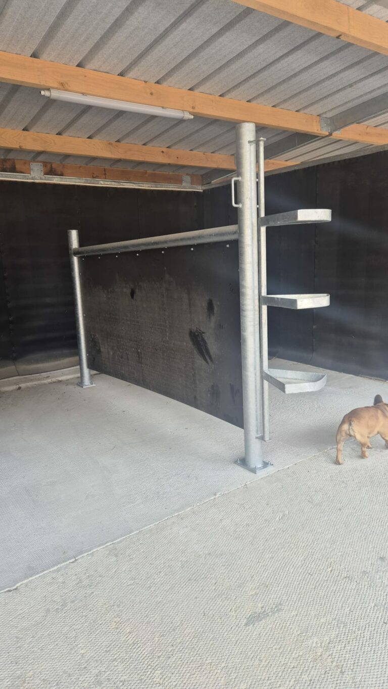 Galvanised Steel Horse Wash Bay Partition Bar