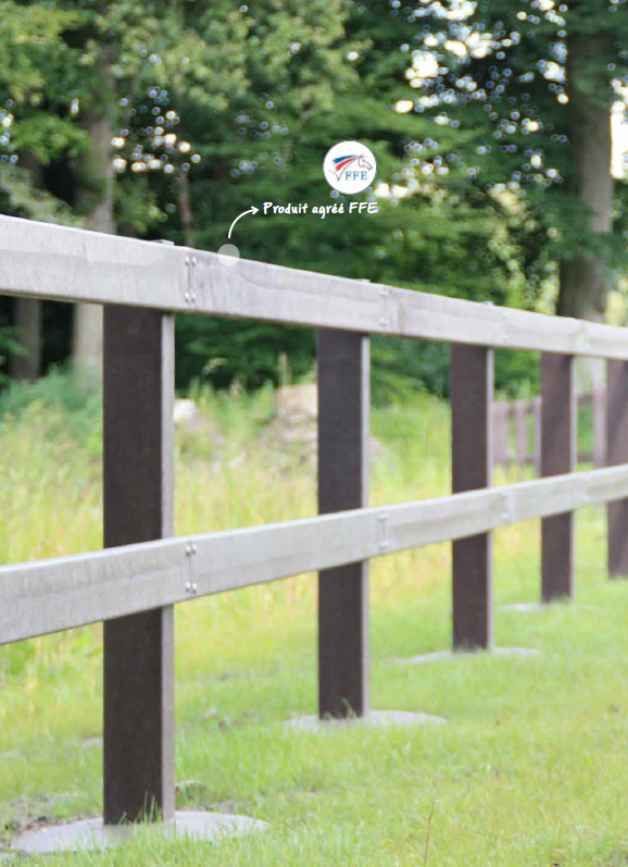 LCI Cheval 2 m High Timber-Effect Riding Arena Fence