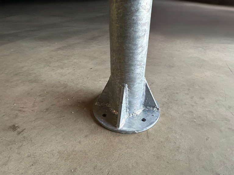 Horse tie post