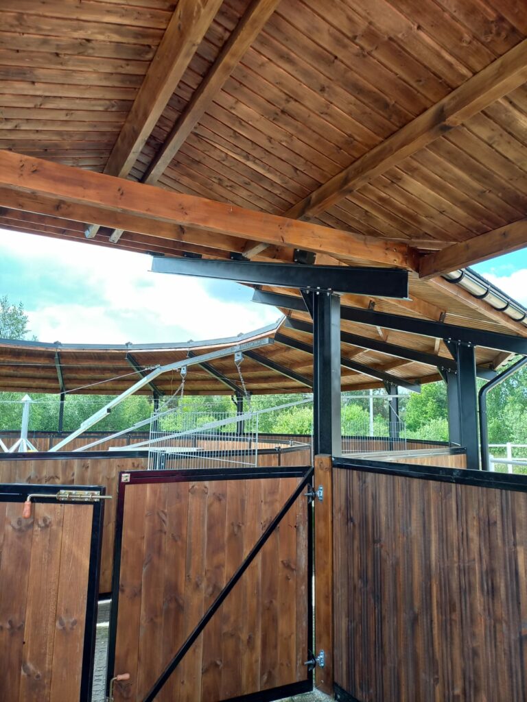 Custom Timber Roof for the PRESTIGE Horse Walker