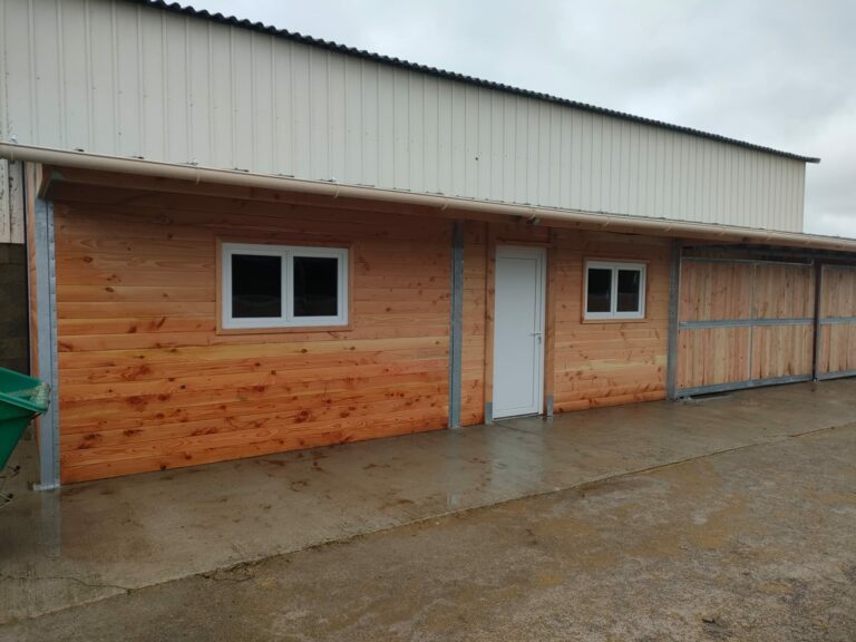 Bespoke 48 mm Douglas Fir Clubhouse – LCI Cheval
