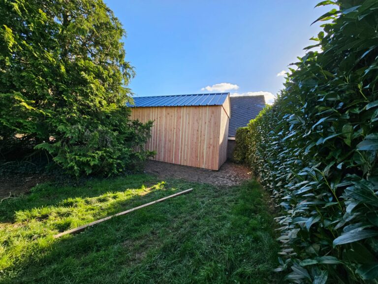 Bespoke Solid Douglas Fir Timber Building – LCI Cheval