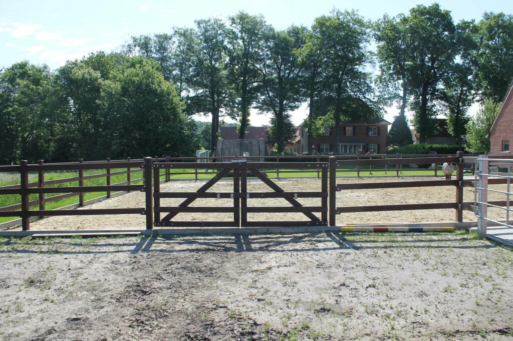 Double Swing Gate for LCI Cheval Enclosures