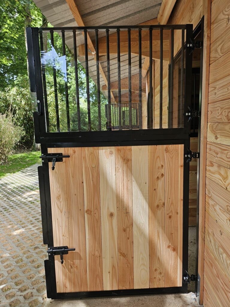 Double-Leaf Stable Door – Black Epoxy Finish – LCI Cheval