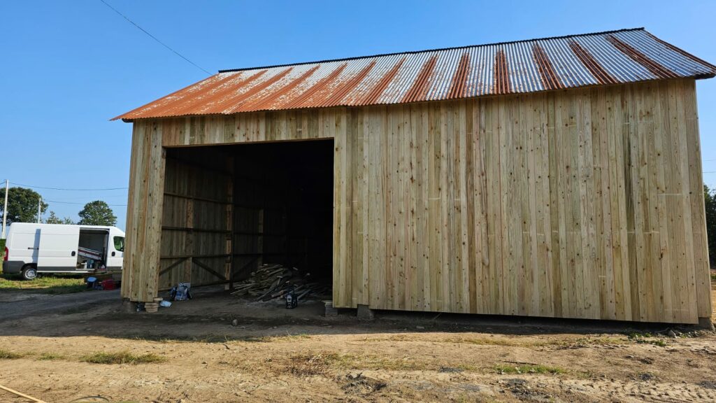 Bespoke Douglas Fir agricultural Building by LCI Cheval