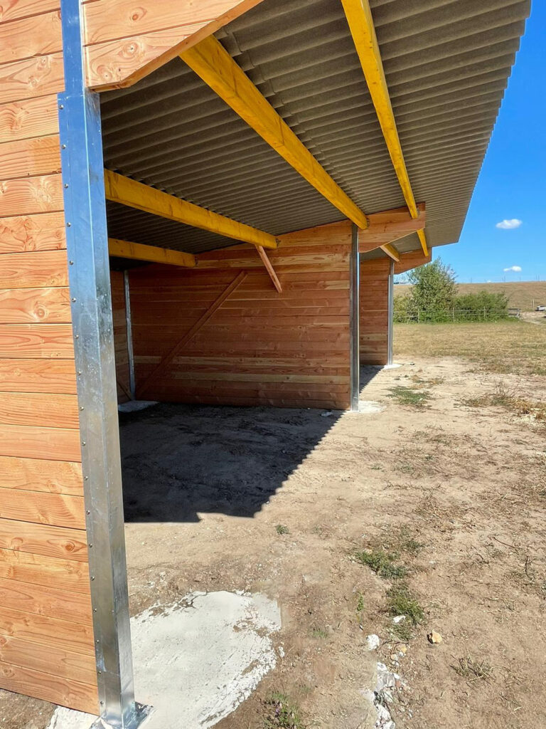 LCI Cheval wide-span PRO pasture shelter