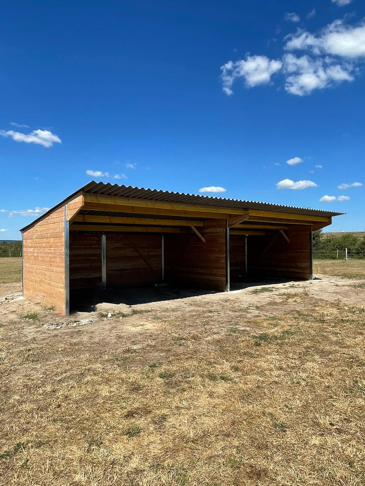 LCI Cheval wide-span PRO pasture shelter