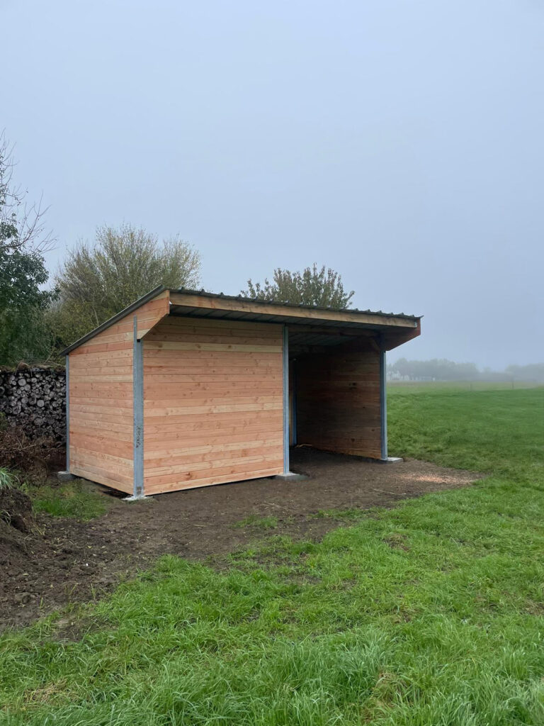 PRO horse shelter with return
