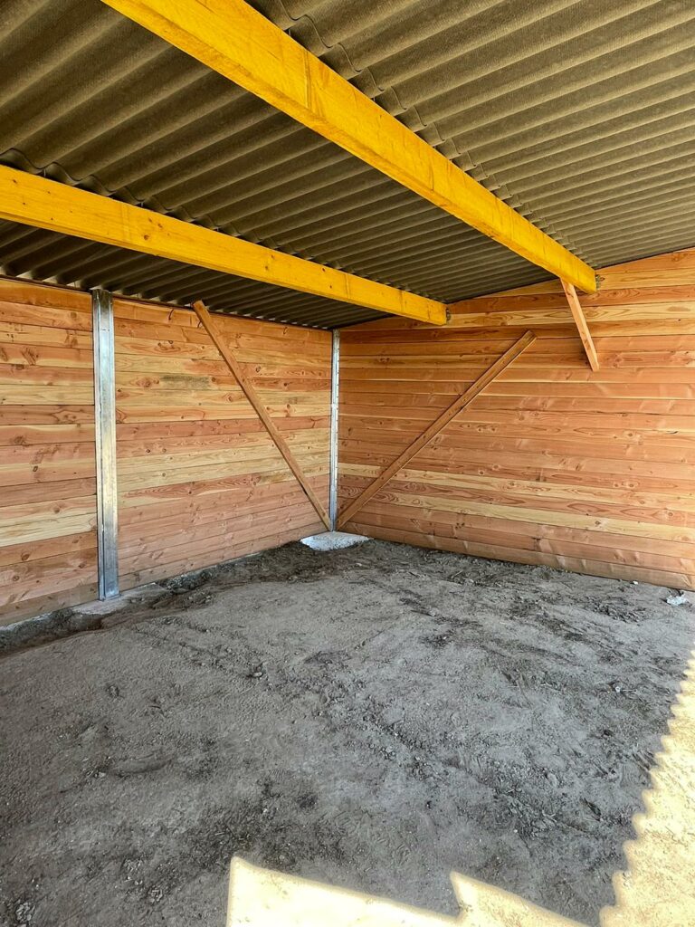 LCI Cheval wide-span PRO pasture shelter