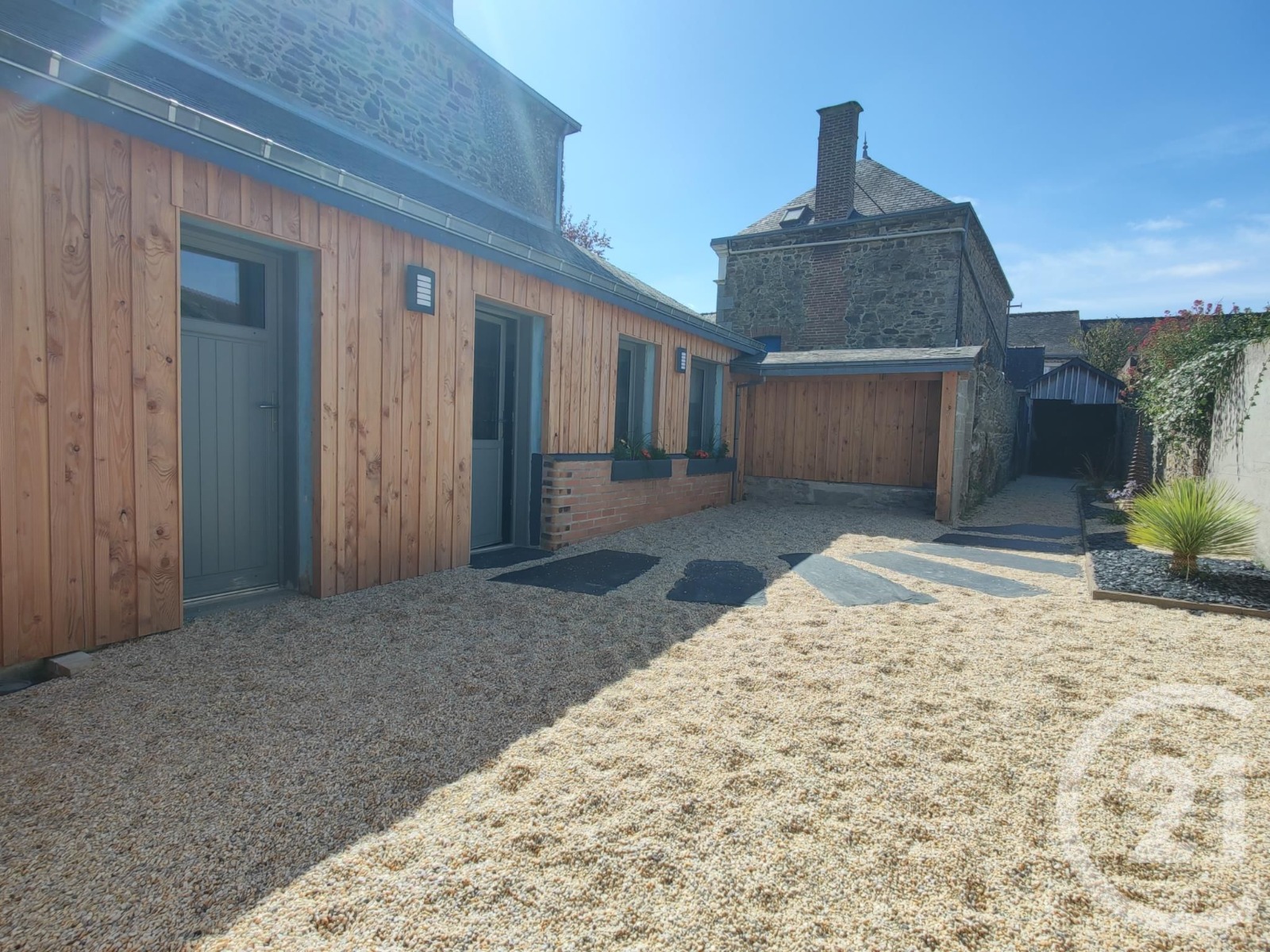 "Douglas fir timber cladding for building renovation and outdoor landscaping projects, with a natural finish."