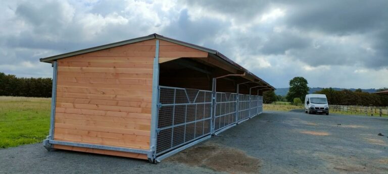 PRO Horse Shelter with Reinforced Mesh Gate – Mobile Version, No Planning Permission Required