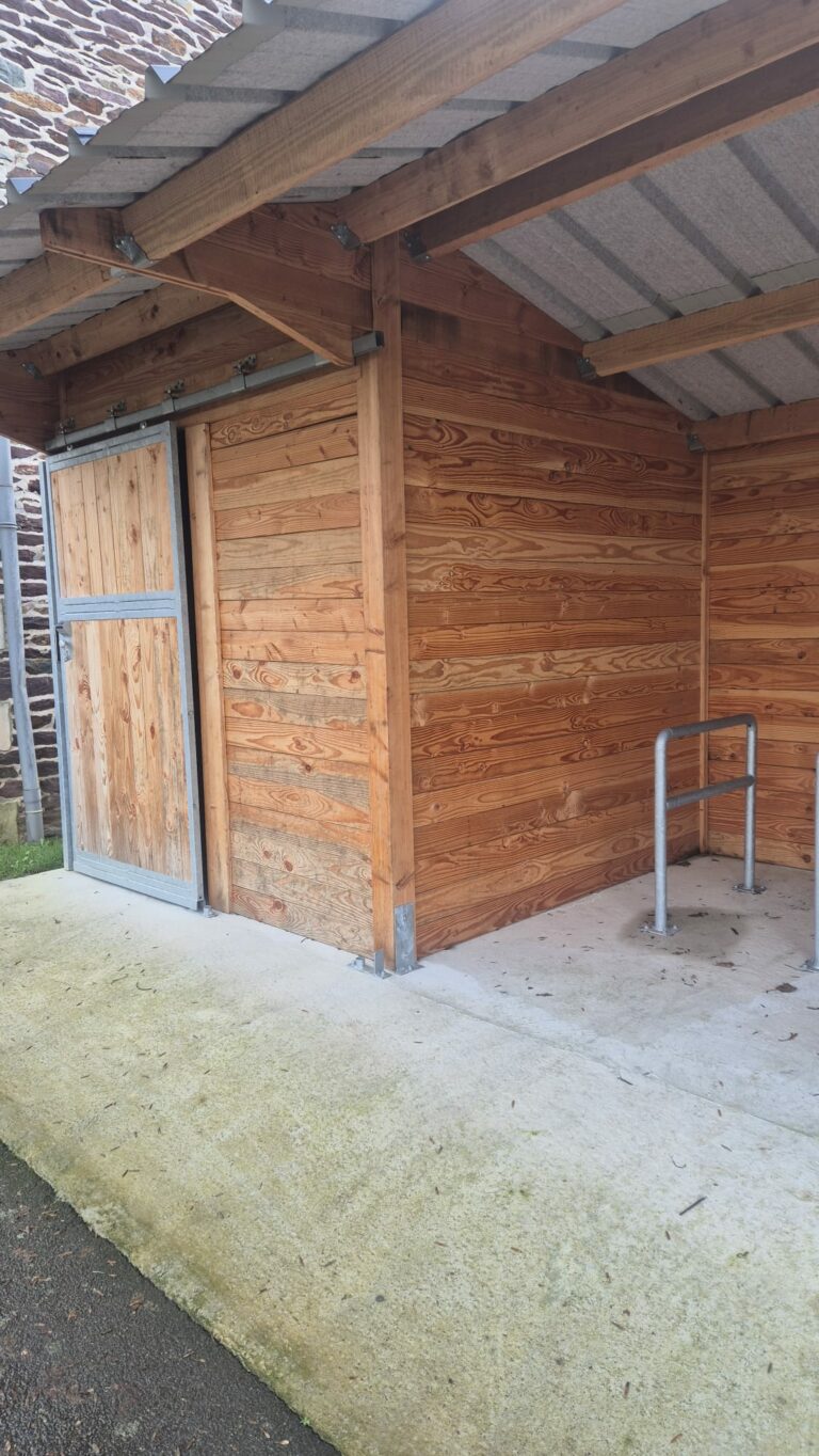 Douglas fir timber structure with tongue and groove cladding (rebated boards)