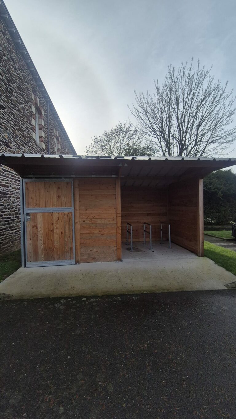 100% French Douglas fir bike shelter