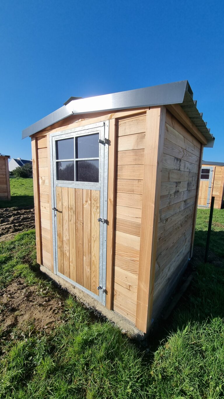 2x2 m (approx. 6ft 7 in x 6ft 7 in) Douglas fir garden shed - no planning permission or bulding consent required